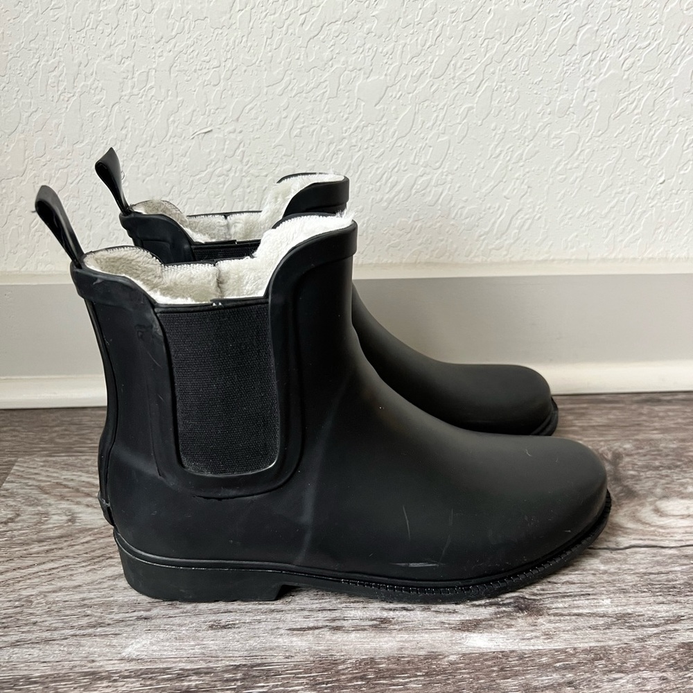 JCrew Shearling-lined Chelsea rainboots size 8